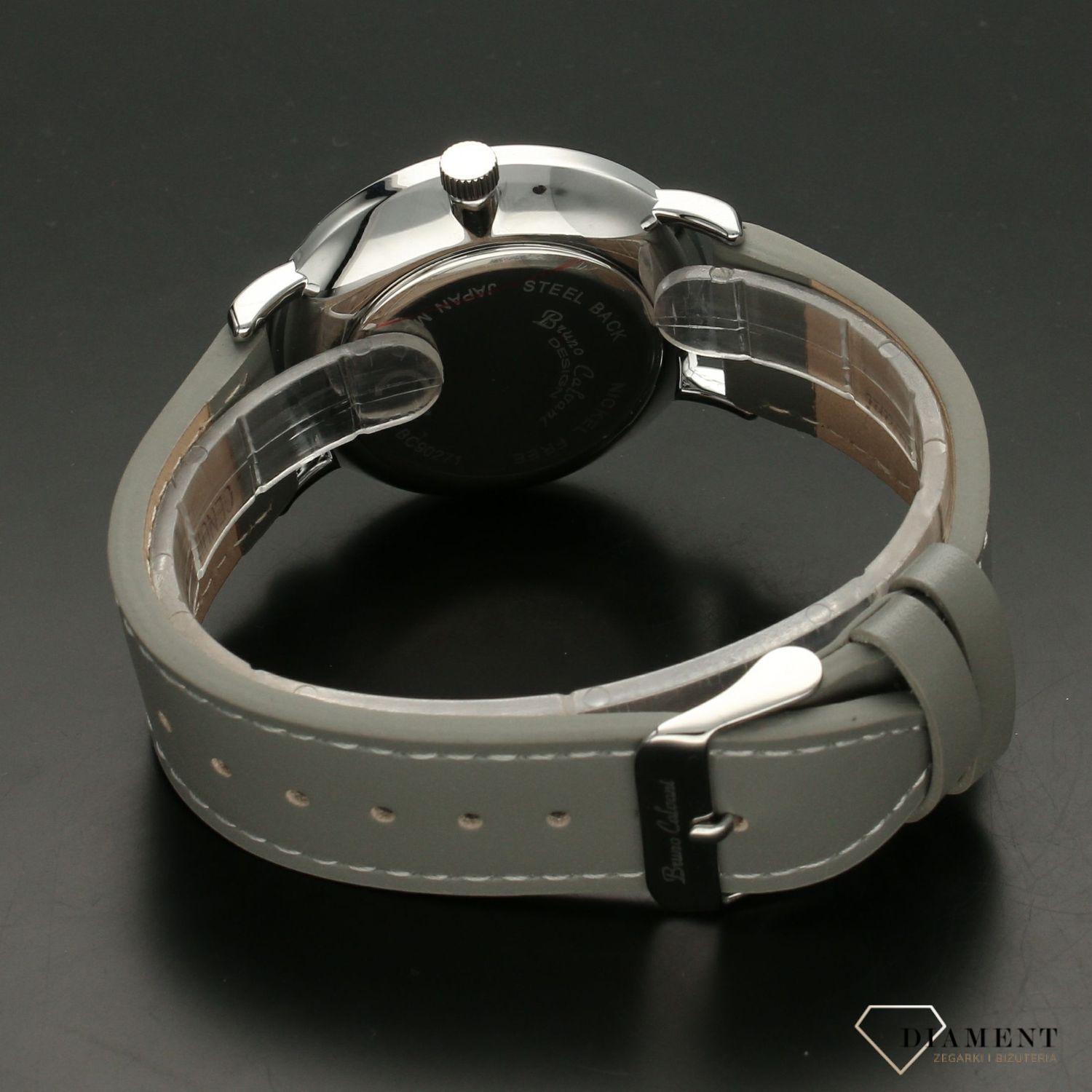 Zegarek męski BRUNO CALVANI BC90271 Szary pasek. Zegarek męski z szarym skórzanym paskiem. Zegarek męski w kolorze szarym z białymi indeksami i głównymi cyframi arabskimi. Wygodny datownik w formie popularnego okienka (2).jpg